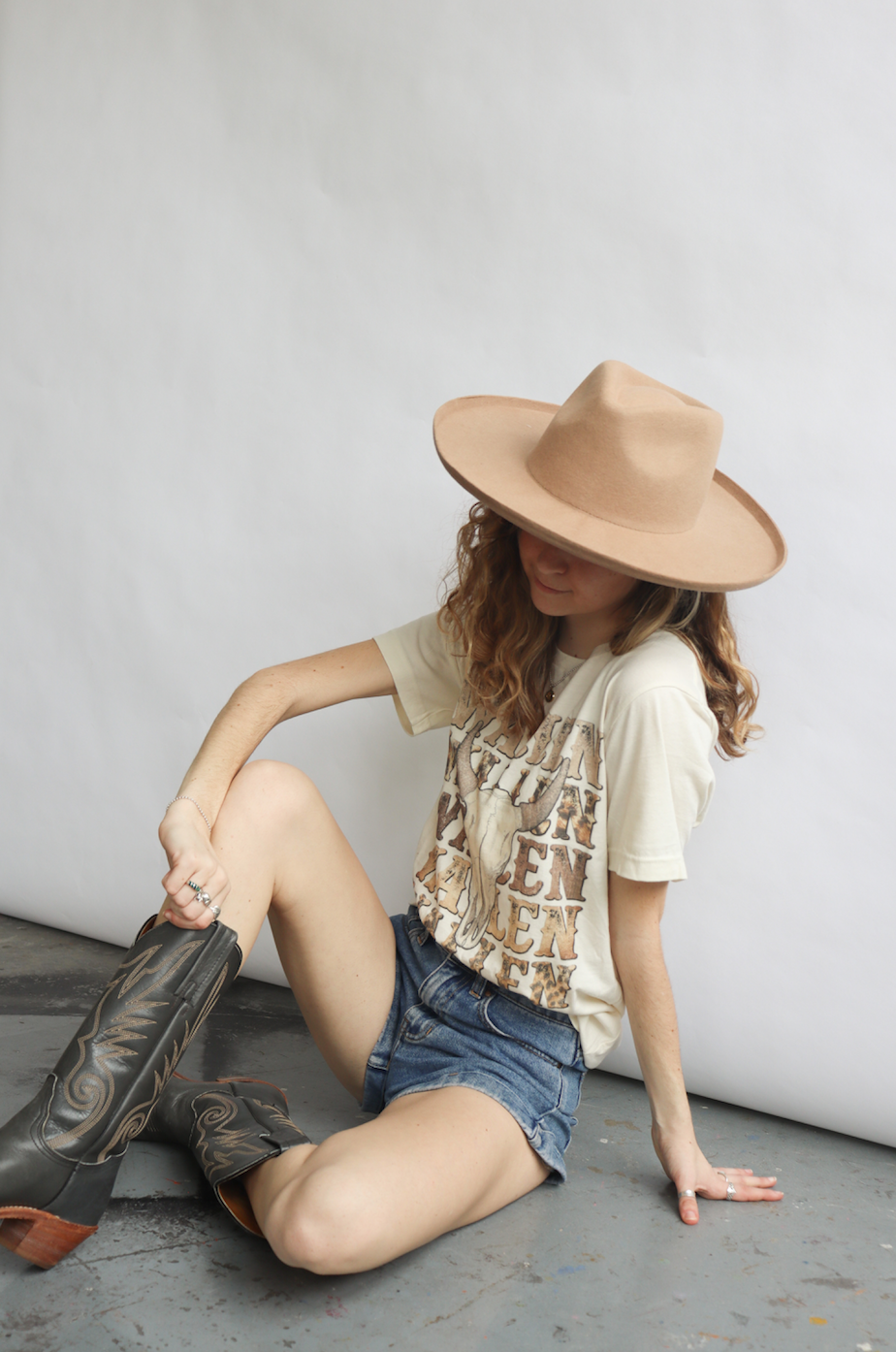Wallen Graphic Tee